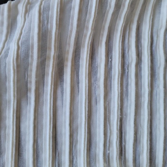 Ruffled Ribbed Sheer Zippered White Blouse - Picture 12 of 15